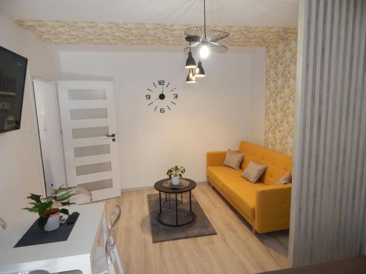 Pisztacia 2020 Apartman Kazincbarcika Ngoại thất bức ảnh