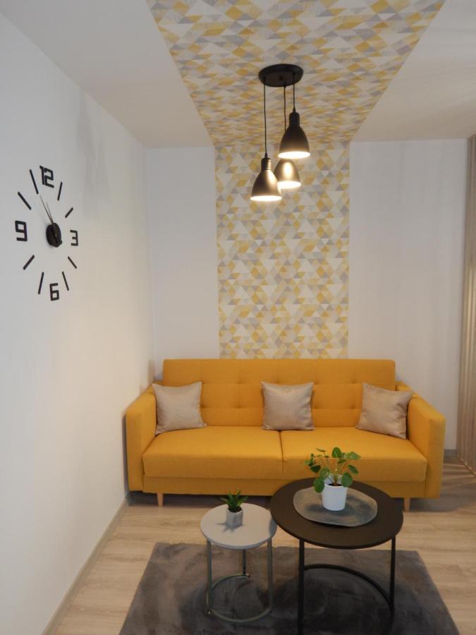 Pisztacia 2020 Apartman Kazincbarcika Ngoại thất bức ảnh